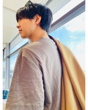Ryota Katayose Instagram - 4年ぶりの渡航です。✈️
久々の感覚による高揚感とともに、
今回は独特の緊張感もあります。
新たな扉を開いたその先に
さまざまな刺激と出会いがあることを願って、
さあ、行きましょう！💫✨