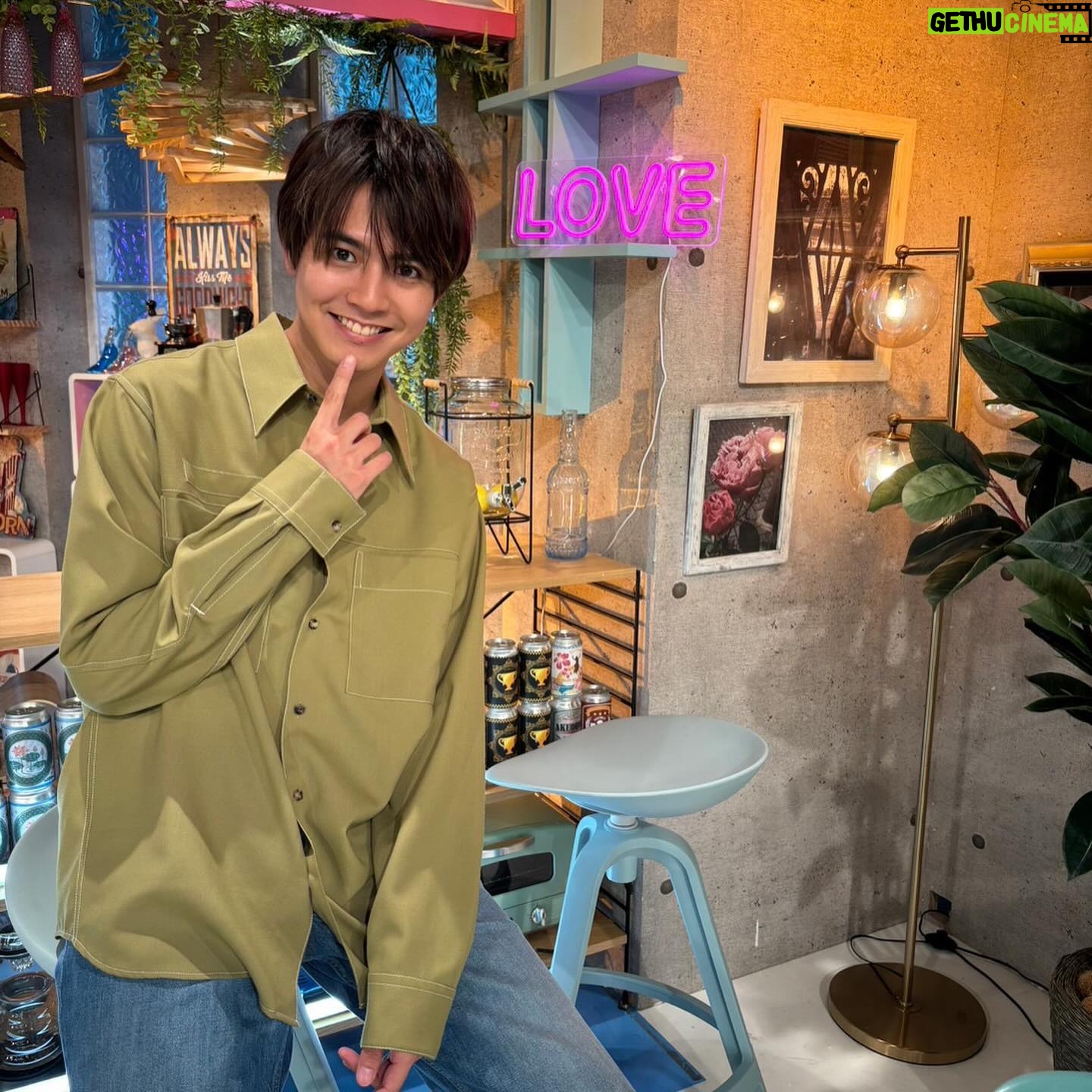 Ryota Katayose - 40.9K Likes - テレビ朝日
『あざとくて何が悪いの?』
なんと4度目の出演ということで😆💦
だんだんリビングのように
リラックスさせて頂いております。笑
ドラマで共演中の鈴木愛理さんとも
このようなまた別の形でご一緒できて
楽しく嬉しい時間でした👍☺️
TVerでの配信でも
是非ご覧ください〜!!🙌💫
@azatoinsta @airisuzuki_official_uf
#あざとくて何が悪いの
衣装は@marni 🍀
