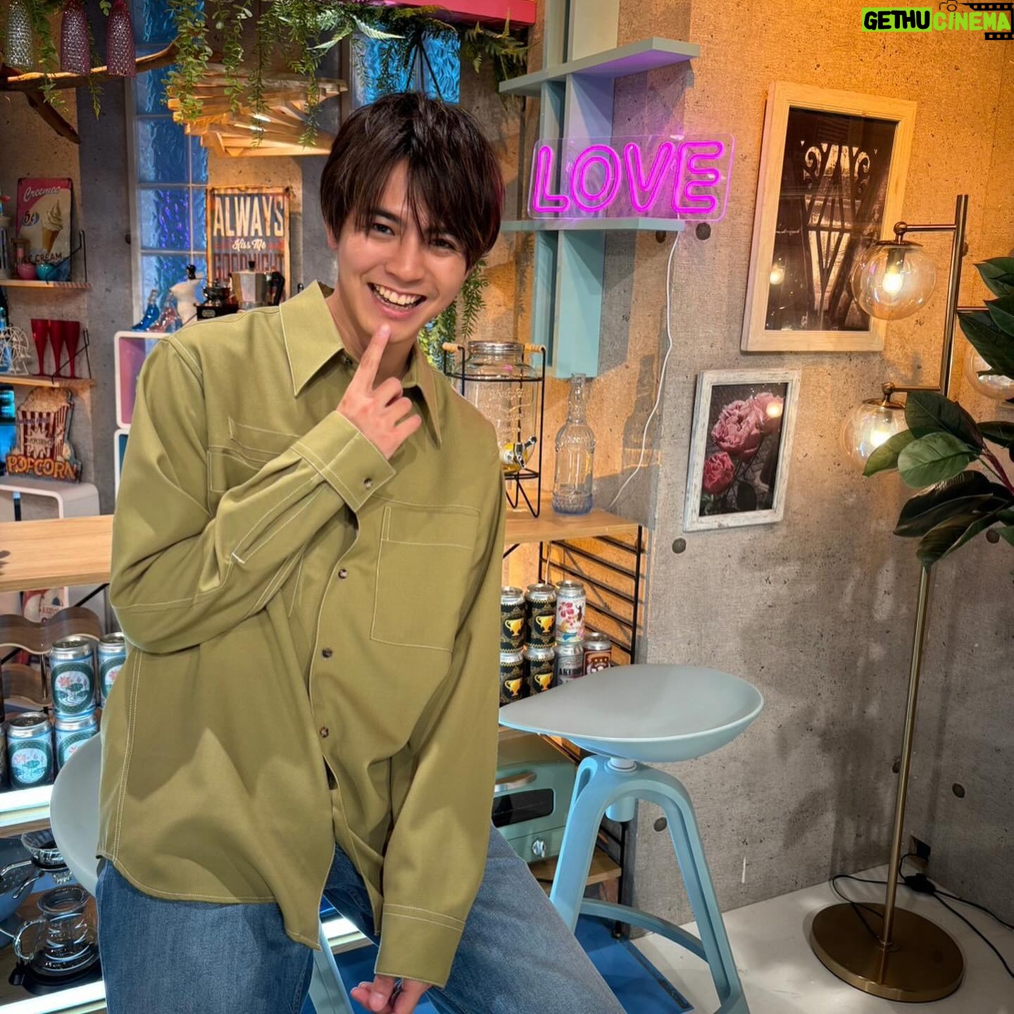 Ryota Katayose - 40.9K Likes - テレビ朝日
『あざとくて何が悪いの?』
なんと4度目の出演ということで😆💦
だんだんリビングのように
リラックスさせて頂いております。笑
ドラマで共演中の鈴木愛理さんとも
このようなまた別の形でご一緒できて
楽しく嬉しい時間でした👍☺️
TVerでの配信でも
是非ご覧ください〜!!🙌💫
@azatoinsta @airisuzuki_official_uf
#あざとくて何が悪いの
衣装は@marni 🍀