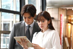 Ryota Katayose Instagram - あっという間に、1週間！！🥺💦
今夜は
ドラマ『推しが上司になりまして』第2話
が24:30〜 放送です！！！🙌🎶
鈴木愛理さん(@airisuzuki_official_uf )演じる
中条さんとの時間が動き始めるのは
ここからだと思いますので…
今週もドキドキしちゃってください☺️💫 
@tx.oshi #推し上司 
#推しが上司になりまして 
#パフェ顔にもご注目ください 笑
