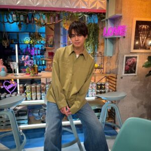Ryota Katayose Instagram - テレビ朝日
『あざとくて何が悪いの？』
なんと4度目の出演ということで😆💦
だんだんリビングのように
リラックスさせて頂いております。笑
ドラマで共演中の鈴木愛理さんとも
このようなまた別の形でご一緒できて
楽しく嬉しい時間でした👍☺️
TVerでの配信でも
是非ご覧ください〜！！🙌💫 
@azatoinsta @airisuzuki_official_uf 
#あざとくて何が悪いの 
衣装は@marni 🍀