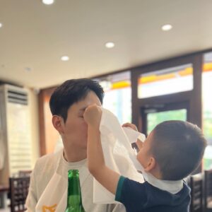 Ryu Kyung-soo Instagram - 삼촌과 토요일 오후 데이트.