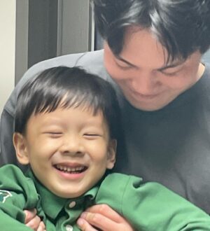 Ryu Kyung-soo Instagram - 네가 웃으면 나도 좋아~~~~~~~~~~
넌 장난을 많이 쳐도~~~~~~~~~~~~