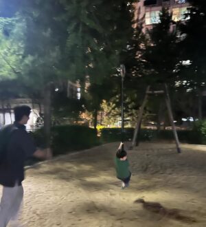 Ryu Kyung-soo Instagram - 네가 웃으면 나도 좋아~~~~~~~~~~
넌 장난을 많이 쳐도~~~~~~~~~~~~
