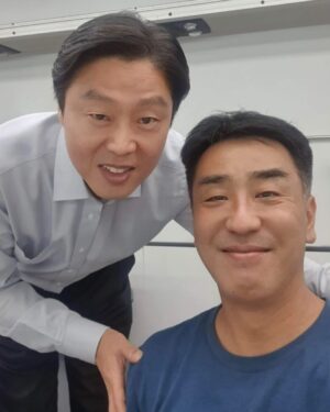 Ryu Seung-ryong Instagram - .

"다 가지고 떠났다."

(아들)바보,(딸)바보

#김성균 #박보경 #이해영 #김희원

4일간 수로격투씬

최강 무빙스태프들👍

@disneypluskr
