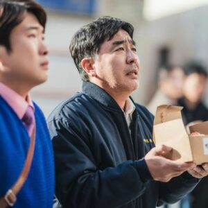Ryu Seung-ryong Instagram - .

#리그램 - 
@netflixkr by 
@get_regrammer

이 콤비 마치 
양념 반 후라이드 반

이병헌 감독과 
환상의 복식조 
류승룡&안재홍이 
새로운 맛을 출시합니다. 
신계념 코미디 <닭강정> 
3월 15일, 
오직 넷플릭스에서.

#닭강정 #ChickenNugget