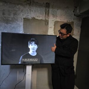 Ryu Seung-ryong Instagram - .
.

좋은 친구, 좋은 배우, 좋은 창작자
류덕환과 @clownryu 와 함께 했습니다
기록과 창작에 대한 우리들의 이야기를 보시고,
여러분의 이야기를 기록하세요
〈NONFUNGIBLE : 대체불가한 당신의 이야기>
성수동 연무장길 26, 베이직스튜디오
2024/02/08 - 02/18
@etik.archive

#rsrartspace
짐진자