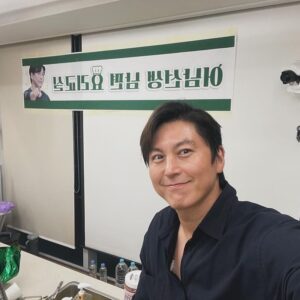 Ryu Soo-young Instagram - #어남선생요리교실 2탄
#편스토랑
#어남선생‘남편’요리교실

#노부부의알콩달콩요리교실

#제가많이배웠어요 ❤️

#KBS 신상출시편스토랑