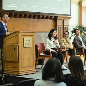 Ryu Soo-young Instagram - #koreancuisine gone global
@stanford university 

오늘 #편스토랑 재밌게 보셨나요?
두달 전일인데 벌써 추억이 되어있네요.