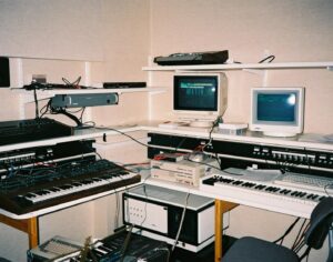 Ryuichi Sakamoto Instagram - SKMT | dig

In August 1986, Ryuichi had three short weeks at The Wool Hall Studio in England to write and produce Virginia Astley’s album, “Hope In A Darkened Heart.” Ryuichi performed and recorded the base instrumentals for six tracks on the album. 

The backing track for ‘Some Small Hope’ was sequenced on the Fairlight 3, the synth pad from the Prophet 5, and the ‘woodwind’ (shakuhachi flute) sections originating from the Emulator II. Additionally, Ryuichi scratched the strings of the piano with his fingers in the studio, captured by engineer Tony Phillips, and included in the final mix.

Ryuichi’s equipment:
Emulator II, Fairlight 3 (with Fairlight 1 sounds disc), Prophet 5, AKAI S-900, Yamaha DX7-2, Computer.

Listen to the full album via link in bio.

1, 2 - Photo by Ryuichi Sakamoto 
3, 4 - Photo by Masaki Sekijima
From Sessions at The Wood Hall Studio, England

Sources:
Virginia Astley website
https://www.virginiaastley.com/disc/albums/html/hope.html

David Nibloe’s interview with Masaki Sekijima, 2019
https://sylvianvista.com/2019/10/11/some-small-hope/

#skmtnews 
#ryuichisakamoto 
#坂本龍一
#SKMTDIG
#virginiaastley 
#hopeinadarkenedheart