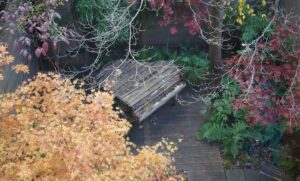 Ryuichi Sakamoto Instagram - In the spring of 2019, Ryuichi placed a piano in his NYC backyard and left it exposed to the elements to observe how the piano would return to nature. The piano blended with the seasons for several years before relocating to an artist friend’s garden in Upstate NY.
These photos show the piano’s transformation and beauty as it returns to nature.

photo by: 
1. Neo Sora  2.3.4. KAB America Inc.
5.6. Bill Kirstein 

#skmtnews
#ryuichisakamoto
#naturepiano