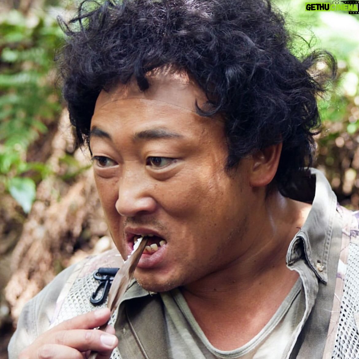 Ryuji Akiyama - 7.4K Likes - 6月29日は国際熱帯デー。
森林マイスターにして元「金沢Zooダ!」副園長のジャングルコンダクター、ヒロ・ハスダ。
豊かな自然があふれる離島ルンダスに移住し、森林ガイドを営んでいるというのは有名な話。
俳優の和知龍範さんの番組『万国! 島ビュッフェ』も日本から取材に来るという。
では、離島ルンダスでは何がおいしいと語っているでしょう?!
答えは明日の投稿の最後で!
※昨日のクイズの答え→「セーヌおしゃれコレクション」
#クリエイターズファイル
#ヒロハスダ
#森林
#ジャングル
#クリエイター
#クリエイティブ
#写真日記
#日記
#記念日
#ダイアリー
#クイズ
#サプライズ
#netflix
#毎日投稿
#ロバート秋山
#お笑い好き