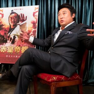 Ryuji Akiyama Instagram - 5月31日は第1回東京国際映画祭が開催された日。

6000年に一人のアジア・スターとの異名を持つペリー・キー。
映画『Red Capital 赤皇帝都〜 含まれた笑み〜』では
広大な領土と絶大な権力を持った首領を演じたのは有名な話。

「アジア歌謡大賞」を受賞し、歌手としても知られるペリー・キーのベストアルバムのタイトルは何でしょう?!

答えは明日の投稿の最後で!
※昨日のクイズの答え→「何かを想像することをいったんやめ、思いを出し尽くしたかのような表情」

#クリエイターズファイル
#ペリーキー
#歌謡曲 
#映画
#クリエイター
#クリエイティブ
#写真日記
#日記
#記念日
#ダイアリー
#クイズ
#サプライズ
#netflix
#毎日投稿
#ロバート秋山
#お笑い好き