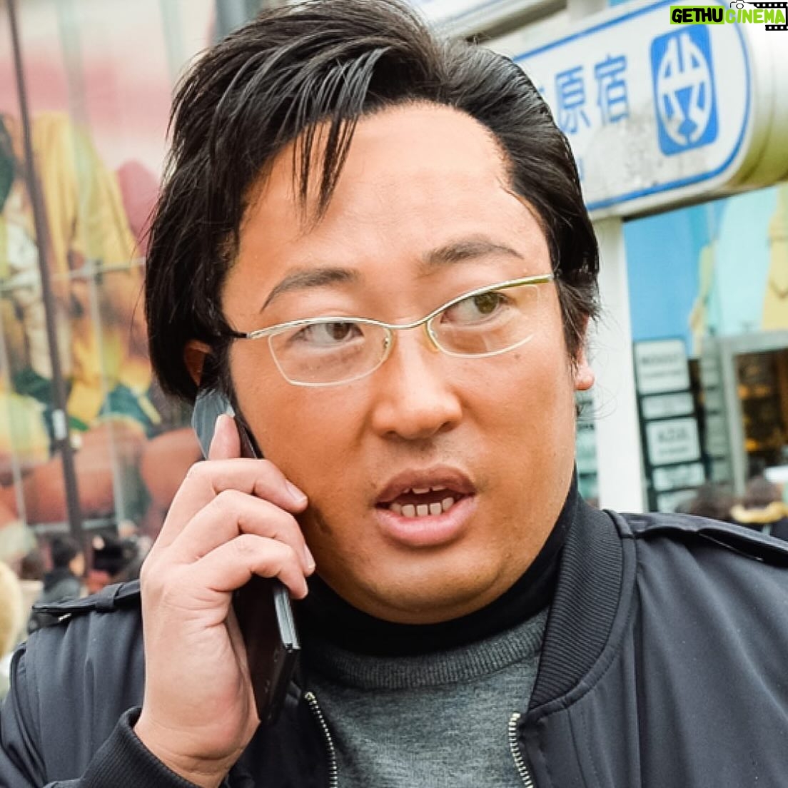 Ryuji Akiyama - 8.6K Likes - 6月4日は虫の日。
プロスカウトマンの荒井裕二郎。
「パイロットをスカウトしたこともある。地上からだとなかなか声は届かないけど、プロである以上可能性があるかぎり声はかけるべきだと思う。もっといえば、人間だけをスカウトしているわけじゃない。植え込みにいる虫だって、なんか感じるものがあればスカウトするよ。」と語っているのは有名な話。
荒井は、プロスカウトとは下品に言うと“ナンパ師”だという。
では、上品に言うと何だと語っているでしょう?!
答えは明日の投稿の最後で!
※昨日のクイズの答え→「噓だろ、そんなに根こそぎ持ってくのか!」
#クリエイターズファイル
#荒井裕二郎
#スカウト
#クリエイター
#クリエイティブ
#写真日記
#日記
#記念日
#ダイアリー
#クイズ
#サプライズ
#netflix
#毎日投稿
#ロバート秋山
#お笑い好き