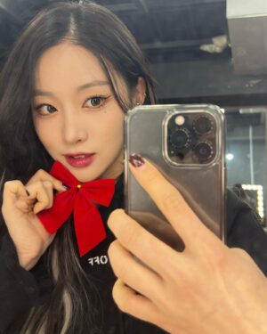SAEBOM Instagram - 내년엔 더 많이 사랑하고 많이 웃자❤️
#happynewyear