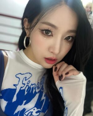 SAEBOM Instagram - @xxjx_xixx 
@heewon_beauty 
@nailyume 
@makeup.eunjin