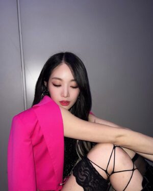 SAEBOM Instagram - Pink suit and pink Shadow 💕