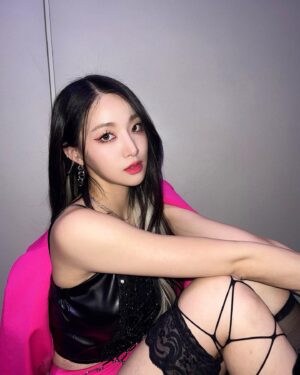 SAEBOM Instagram - Pink suit and pink Shadow 💕