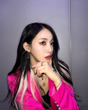 SAEBOM Instagram - Pink suit and pink Shadow 💕
