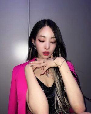 SAEBOM Instagram - Pink suit and pink Shadow 💕