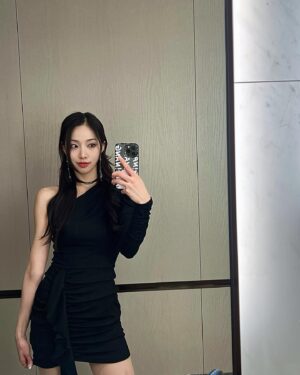 SAEBOM Instagram - 너무 힘들었던 2023년 잘가
앞으로는 꼭 좋은 일만 있으면 좋겠어
#goodbye2023 #welcome2024