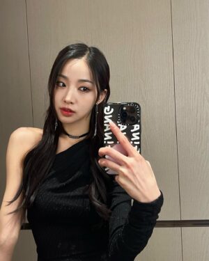 SAEBOM Instagram - 너무 힘들었던 2023년 잘가
앞으로는 꼭 좋은 일만 있으면 좋겠어
#goodbye2023 #welcome2024