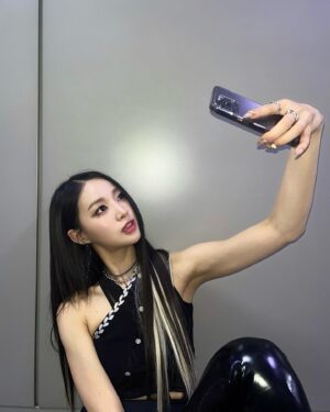SAEBOM Instagram - Photo by 
날 너무 좋아하는
@xxjx_xixx @soh_eee