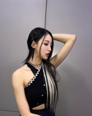 SAEBOM Instagram - Photo by 
날 너무 좋아하는
@xxjx_xixx @soh_eee