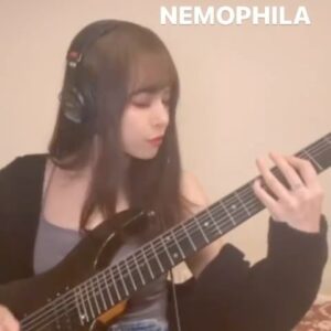 SAKI Instagram - "Enigma"弾いたー！
大阪までに覚えて来てね。

I played "Enigma". Check out on Subscription🙌

#nemophila_band #nemophila #femaleguitarist 
#japanesemetal #killerguitars #guitargirl #neuraldsp