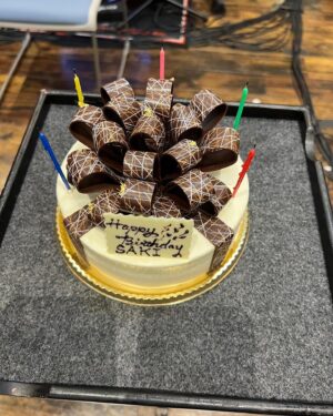 SAKI Instagram - 今更ですがたくさんのお誕生日お祝いを皆様ありがとうございました！
本当に幸せでありがたいです｡ﾟ(ﾟ´ω`ﾟ)ﾟ｡
今年はLike〜an〜Angelのリハーサルがあり、皆さんに演奏して貰うというとても素敵な思い出になりました🥹✨
なんとRec音源も頂いちゃったので、大切に保存しておきます😭❤️

Twitterにも書きましたがとにかく自分のスタイルと違う演奏をひたすらコピーしていたので、
ピラティスもちょっと中断してずーっと真剣に取り組みました。
辛かったけれども、同時にとても楽しかったです｡ﾟ(ﾟ´ω`ﾟ)ﾟ｡

もっともっとギタリストとしてたくさんお仕事がしたい！と思いました。
これからも頑張って行きますね💪

Thank you for the birthday messages!!

#nemophila_band #marysblood 
#likeanangel