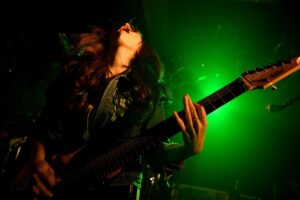 SAKI Instagram - 今日から札幌2days!!
よろしくお願いします🙏

(photos by @yasumasahanda_works )

#nemophila_band 
#femaleguitarplayers