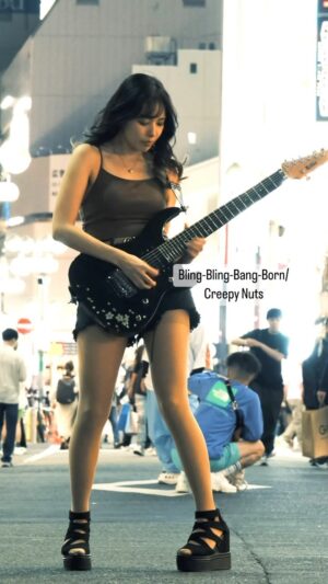 SAKI Instagram - Bling-Bling-Bang-Born/Creepy Nutsをギターで弾きました
#mashle #creepynuts #guitar #guitargirl
@creepynuts_official