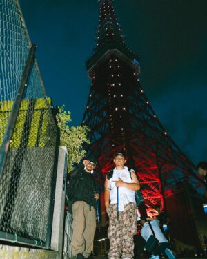 SAM Instagram - 改めて
大阪→東京タワーまで無事歩いて辿り着く事ができました。
道中朝夜問わず沢山の人が探して会いに来てくれて、
本当に励みになりました。
ゴールでも沢山の人が待っててくれて、本当に嬉しかったです。
歩いたからこそ得れたものが沢山ありました。

僕は今年で30歳になりますが、年齢など言い訳にせず
どんどんやりたい事をやっていこうと思います。
出来ない理由を探すより、
出来る理由を見つけた方がやっぱり楽しいです。

7/15日にはアルバムもリリースするので聴いてくれたら嬉しいです。
これからも何卒宜しくお願い致します！

次は何に挑戦しよう！！