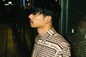 SAM Instagram - 夜　HUF  タバコ