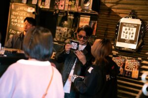 SAM Instagram - ２日間のPOP UP 来てくれた人ありがとうございます。
20代最後の一年できるだけ後悔しないように生きたいと思います。
みんながくれた手紙も全部読ませていただきました。
こちらこそ皆のおかげでラップが出来ています。

本当にありがとう。