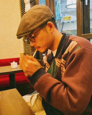 SAM Instagram - 🚬🤝☕️