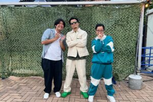 STUTS Instagram - GREENROOM FESTIVAL 2024、ありがとうございました！！
ゲストに北里彰久さんとAwichさんをお迎えして、岩見継吾さん[Ba]、仰木亮彦[Gt]さんとの初のTrio編成でライブさせてもらいました。

ビーサンさんといっぱい曲やれたり、Awichさんとタイミングでしょをやれたり、Pointless 5を音源でもギターを弾いてもらった仰木さんと一緒にやれたりと、最高でした。

ライブ後にはPUNPEEさんのステージに参加させてもらって、夜を使いはたしてを久々に2人でやれたり、
スチャダラパーさんのサマージャム'95をMPCで演奏させてもらってフリースタイルをやれました。
急遽フリースタイルを振ってもらって緊張しましたが、とても楽しかったです。

ライブも最高だったMac Ayersさんと色々お話できたのも嬉しかったです。

ロケーションも素晴らしくて、最高な1日でした。

photo by ©GREENROOM FESTIVALʼ24
@greenroomfestival 
#greenroomfestival