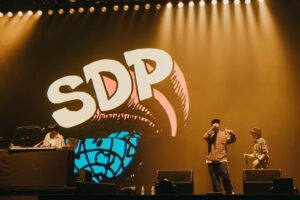 STUTS Instagram - POP YOURS、ありがとうございました！！
1日目に出演させてもらいました。

Daichi Yamamoto君、Campanellaさん、鎮座DOPENESSさん、スチャダラパーのBoseさん、ANIさん、SHINCOさん、tofubeatsさんにご参加していただけました。

スチャダラパーの皆さんとは新曲のPointless 5 (feat. PUNPEE)とサマージャム '95〜Summer Situation Remixをやらせてもらいました。
高校生の頃からずっと大好きなスチャダラパーの皆さまとこの舞台に立てたのは、HIP HOPをずっと好きで本当に良かったと思える瞬間でした。

そして3年連続でやらせてもらったOneもついにtofubeatsさんと2人でやれました。

JJJの時とKaneee君の時、Yo-Sea君の時にも客演で参加させてもらいました。
去年初披露したCanvasをKaneee君のところでやれたのも感慨深かったです。

色んな方のライブも楽しめて最高な2日間でした。
ありがとうございました！！！

photo by Yukitaka Amemiya @yuki_0422ame , Yokoyama Masato @yokoyamarock