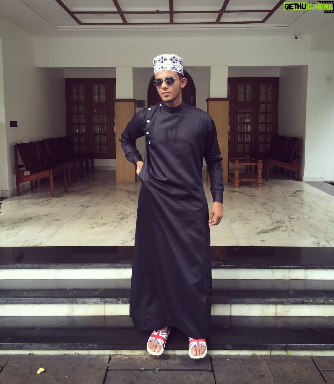 Saaf - 1.4K Likes - Thobe
@raaazln 📷