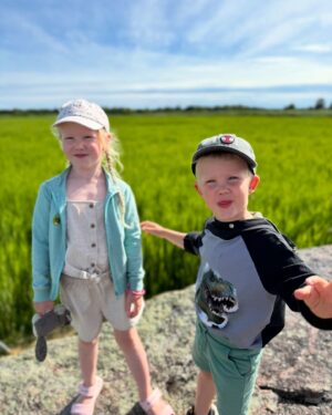 Saara Pius Instagram - Hiiumaa🧡

@melinasainast @silviasainast @mpius