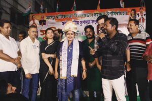 Saayoni Ghosh Instagram - By election campaign at Maniktala AC in support of @aitcofficial candidate Smt Supti Pandey.