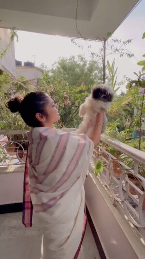 Saayoni Ghosh Instagram - A moment with #LilOreo #Tuktuk 
❤️✨💚