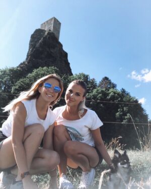 Sabina Dlouhá Instagram - Memories 💙
.
#sister #dog #nature #sky #blue #love #animals #sunglasses #trees #green #smile #naturephotography #nature #adventure #happy #walk #girl #czechgirl #photooftheday #outside #naturephotography #summer