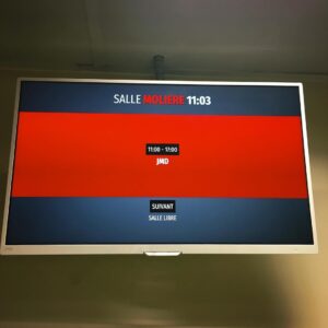 Sabine Perraud Instagram - L’A.I.M ou la pointe de la modernité. J’attends de voir s’il y a une sonnerie à la fin de la séance...
#repetdeluxe #JMD