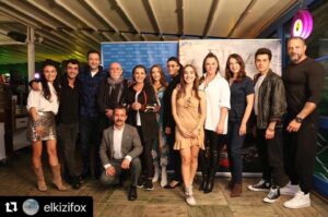 Sabriye Günüç Instagram - Oyunculuğunu ve şive koçluğunu yaptığım @elkizifox her cumartesi 20:00 ‘ de sizlerle🕊🤍 
@ntcmedyatv @foxturkiye @feridekaytan @aslikiziltug