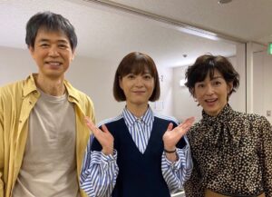 Saburo Tokito Instagram - 大河ドラマ「江」の時の親子３ショット。
#監察医朝顔2 の収録スタジオの隣のスタジオでは #SUITS2 の収録が。
#鈴木保奈美 さんと再会。元気そうでなにより！