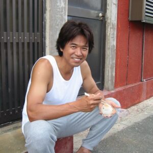 Saburo Tokito Instagram - #Drコトー診療所 2003年の与那国ロケのオフショット（当時45歳）現場で朝食のおにぎりを食べるの図。このとき住民の方に島の人と間違われました 笑

フジテレビ系列各局で再放送中
TVer・FOD・GYAO! でも配信中

映画「Dr.コトー診療所」12月16日（金）公開