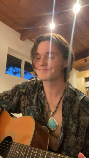 Sacha Carlson Instagram - An original I wrote called Sunflower … see you tomorrow night @thetroubadour !!! We’ll sing this one together ⭐️🌻