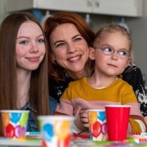 Sadie Munroe Instagram - @workinmoms season 5 double-episode finale is tonight!!! I had so much fun filming this season. Thank you to my amazing set family, everyone who worked to keep us safe while filming, and to everyone who watches the show:)