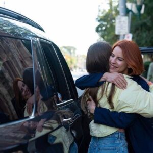 Sadie Munroe Instagram - Season 6 of Workin’ Moms is on Netflix worldwide!!! I love this show and these people more than words can explain!! 

@workinmomsnetflix @workinmoms